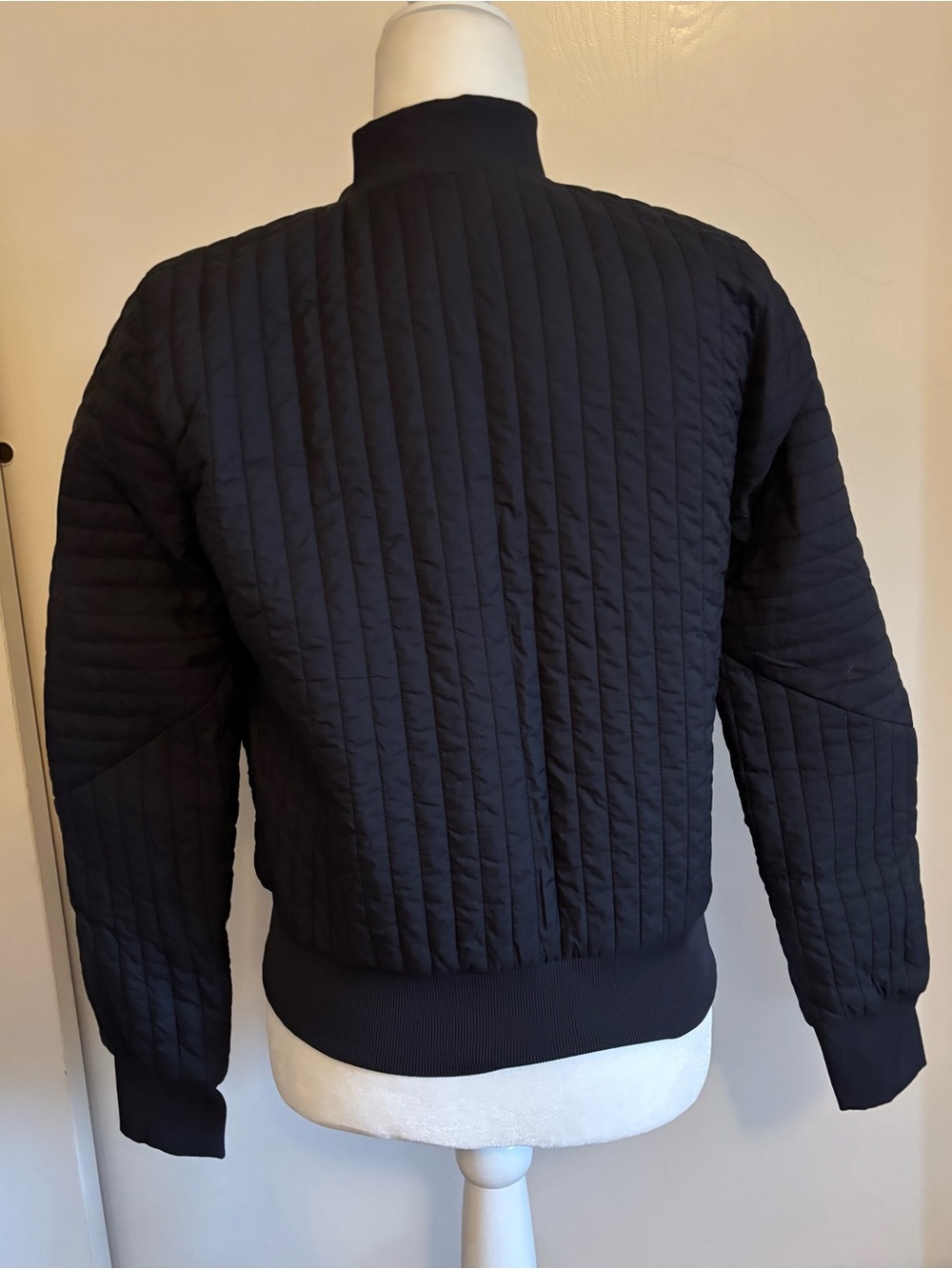 Lululemon Reversible Black Bomber Jacket Size 6 Medium - Picture 4 of 7